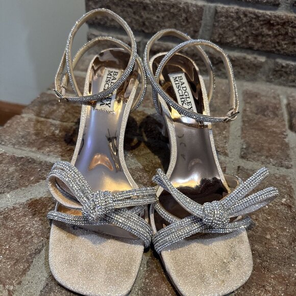 Badgley Mischka Womens Effie Strappy Bow Stiletto Heel Sandal in Soft  Gold Sz 6 - Picture 13 of 15